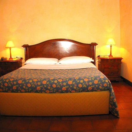 Agriturismo Cassinazza Orsenigo Kamer foto