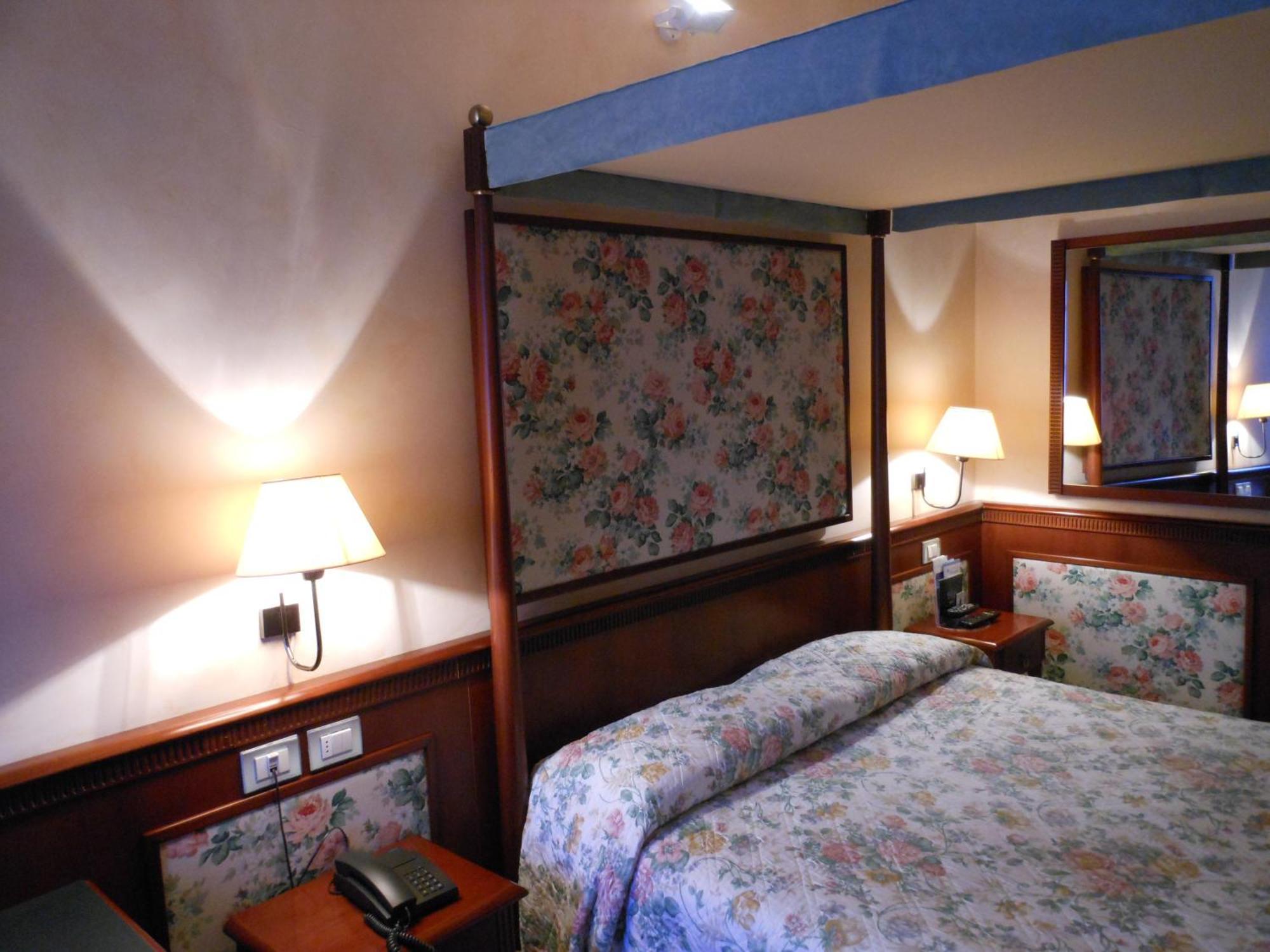 Agriturismo Cassinazza Orsenigo Kamer foto