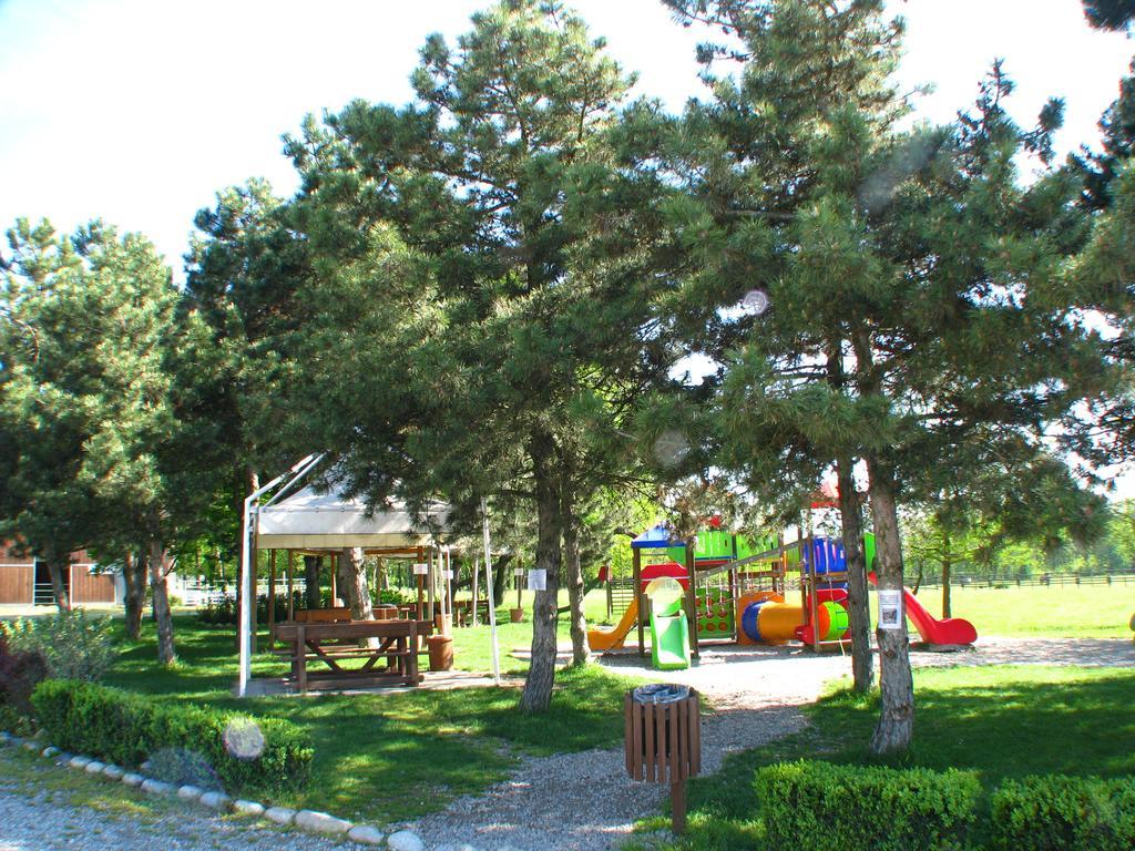 Agriturismo Cassinazza Orsenigo Buitenkant foto