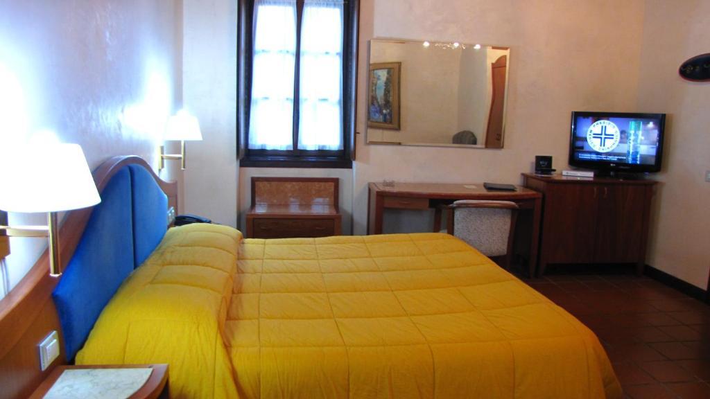 Agriturismo Cassinazza Orsenigo Kamer foto