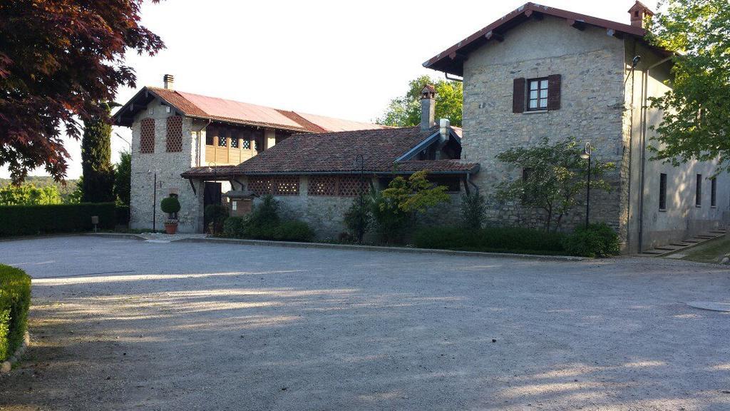 Agriturismo Cassinazza Orsenigo Buitenkant foto