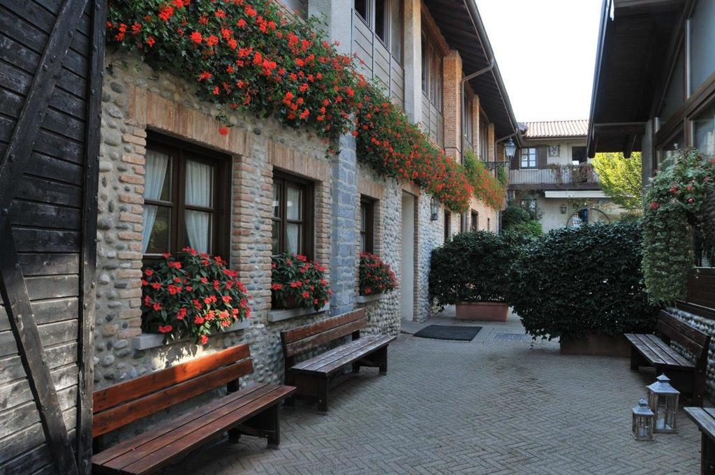 Agriturismo Cassinazza Orsenigo Buitenkant foto